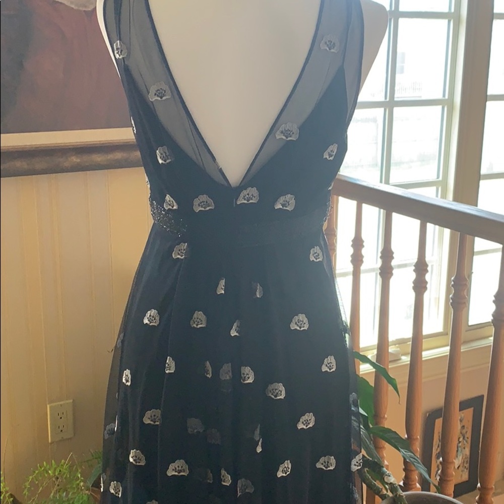 Dress - Picture 5 of 5